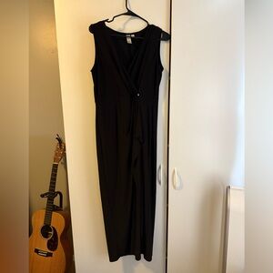 Elegant Black Sleeveless Dress